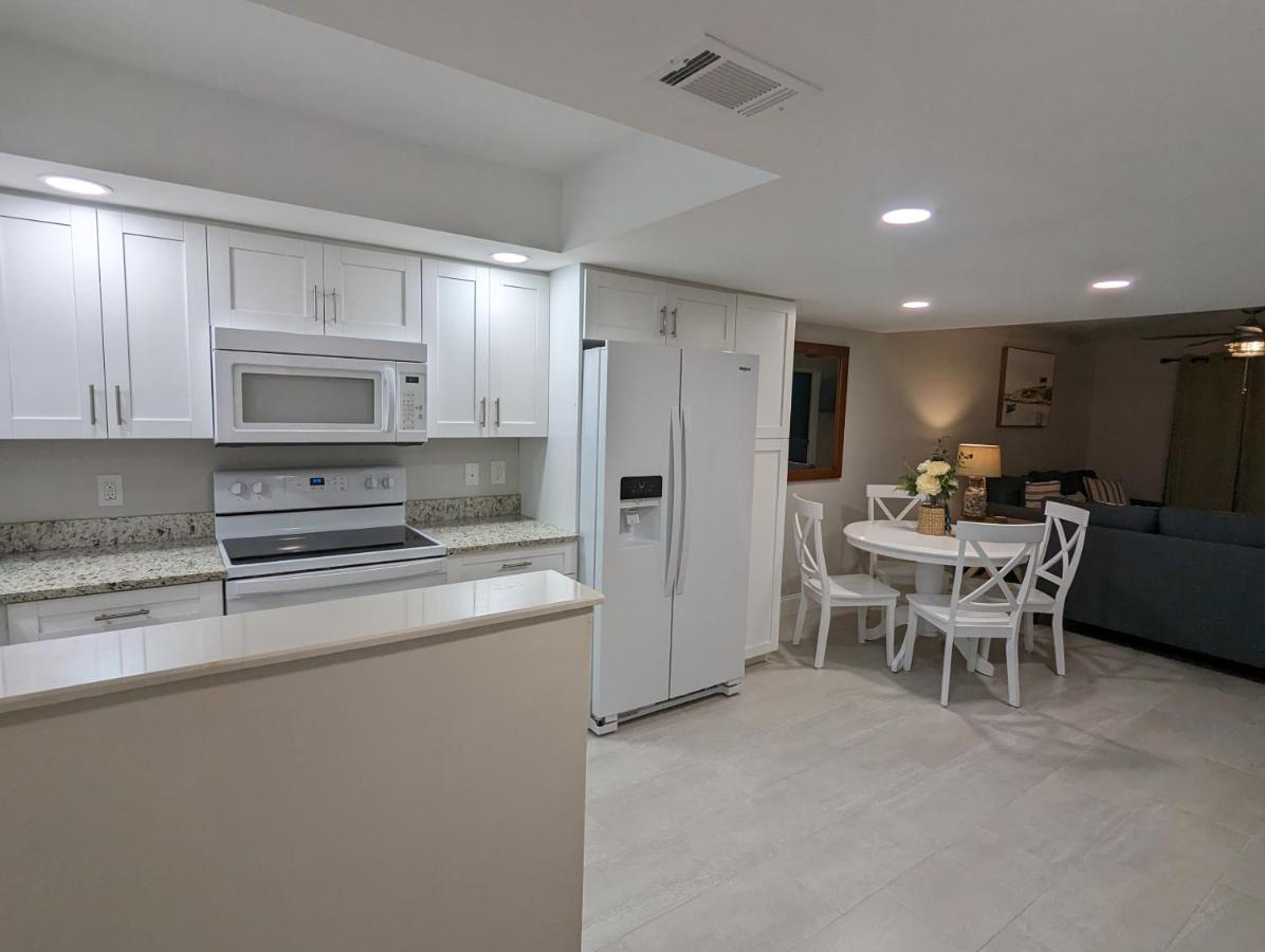 New Condo! Just 15 Min To Ft Myers And Sanibel Beach! Great Location!! Fort Myers Luaran gambar