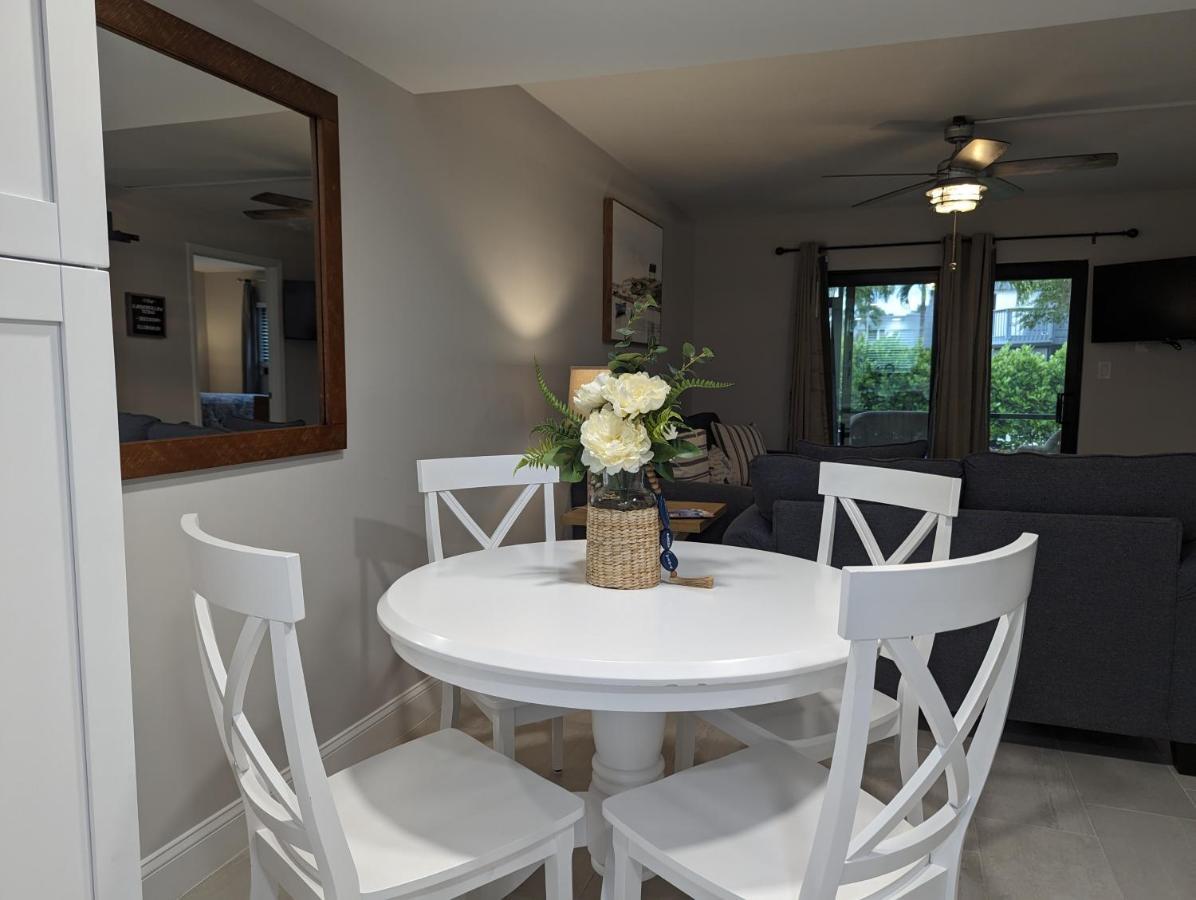 New Condo! Just 15 Min To Ft Myers And Sanibel Beach! Great Location!! Fort Myers Luaran gambar
