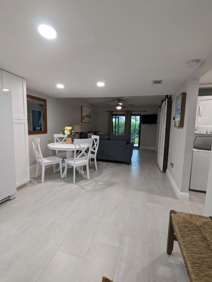 New Condo! Just 15 Min To Ft Myers And Sanibel Beach! Great Location!! Fort Myers Luaran gambar